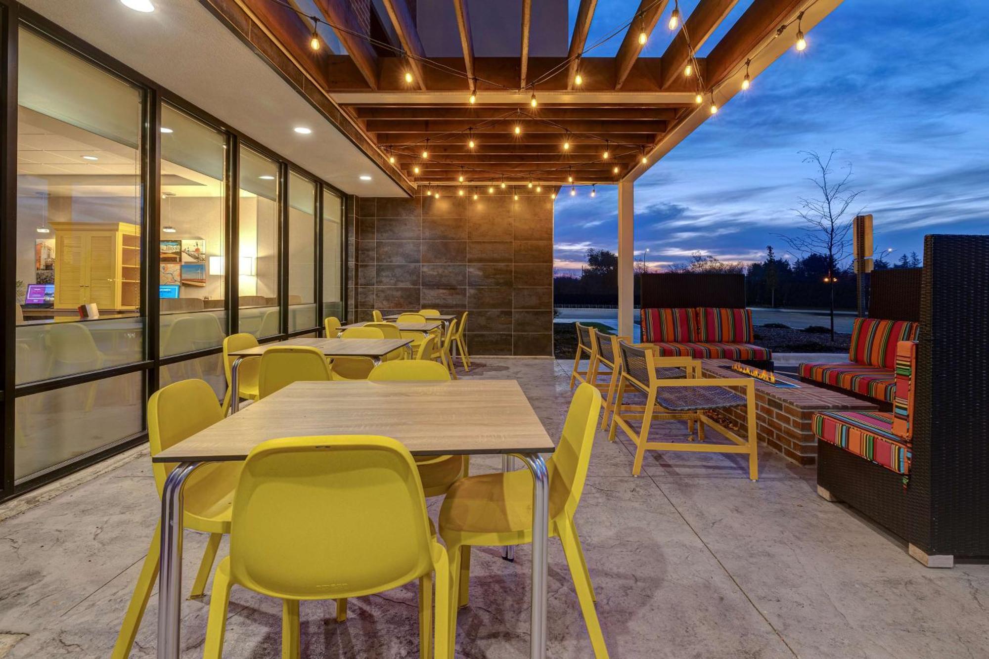 Home2 Suites By Hilton Dekalb Εξωτερικό φωτογραφία
